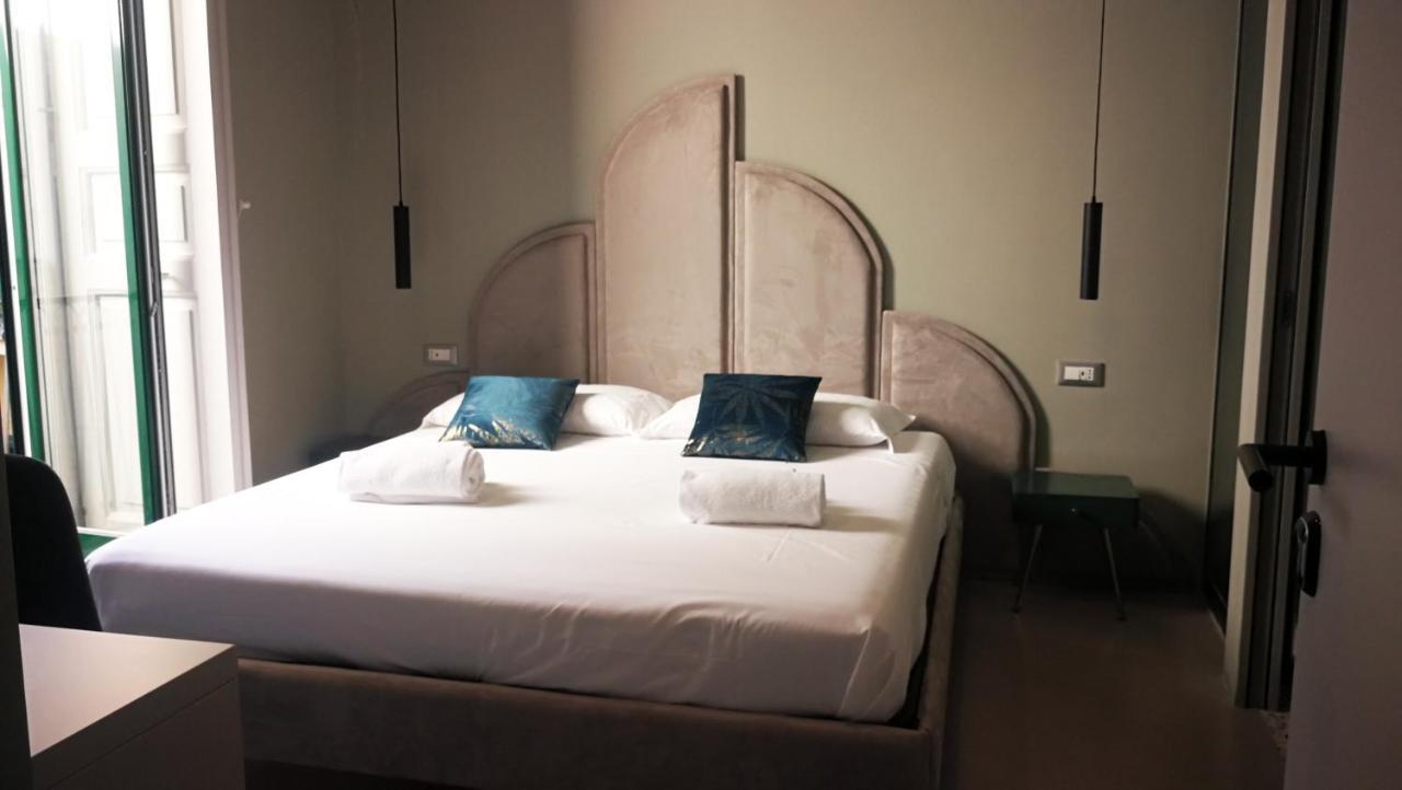 Luciani 33 luxury rooms Salerno Zewnętrze zdjęcie