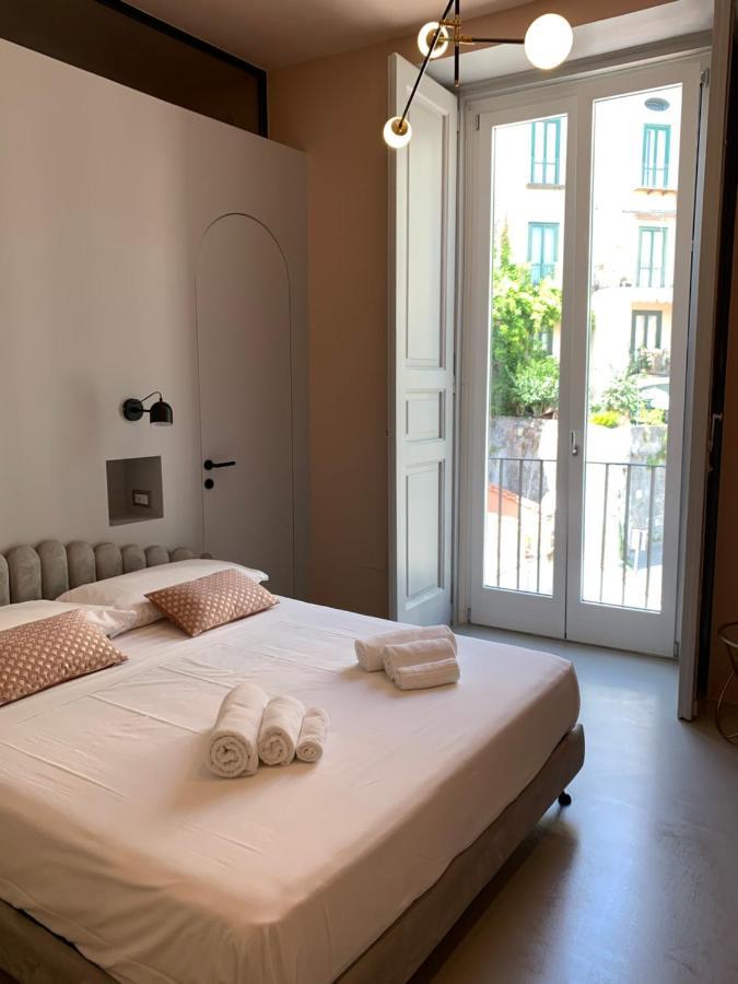 Luciani 33 luxury rooms Salerno Zewnętrze zdjęcie
