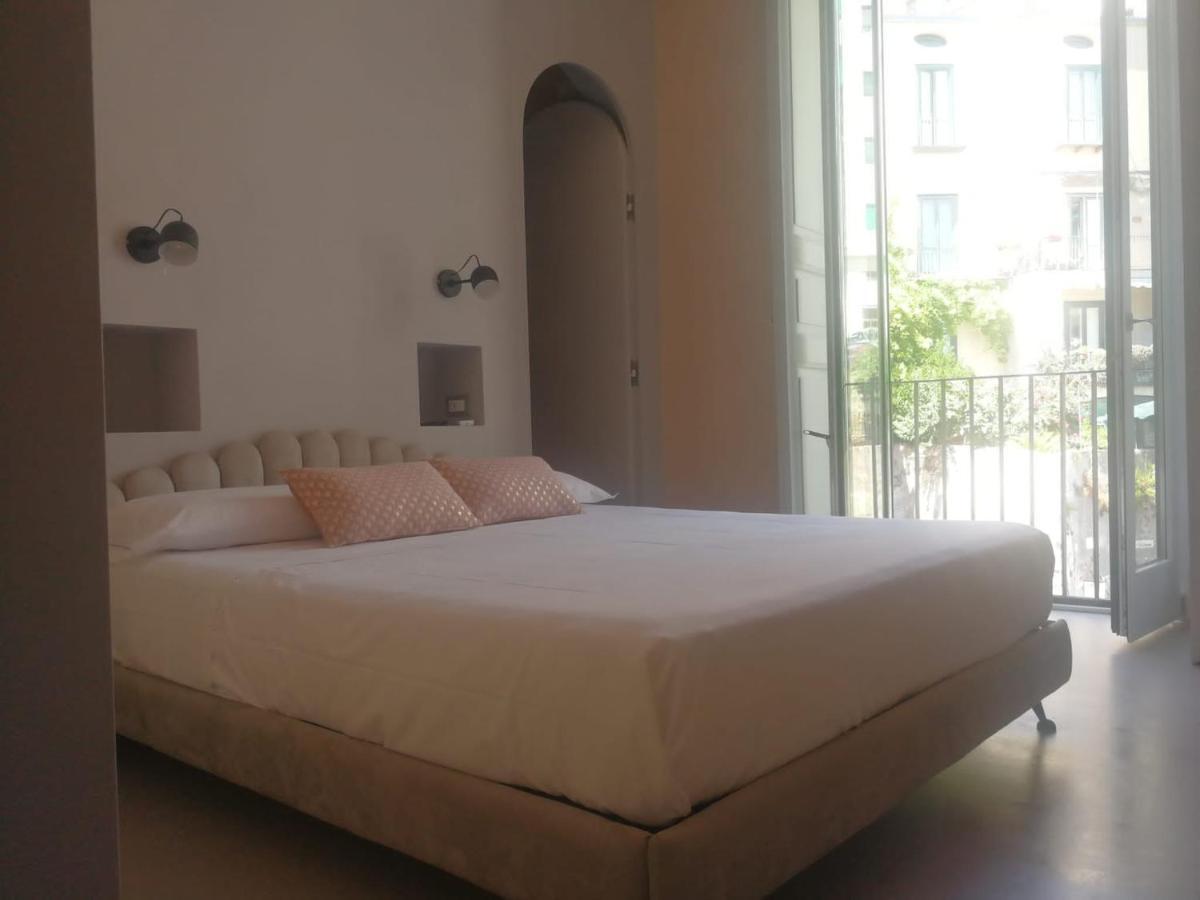 Luciani 33 luxury rooms Salerno Zewnętrze zdjęcie
