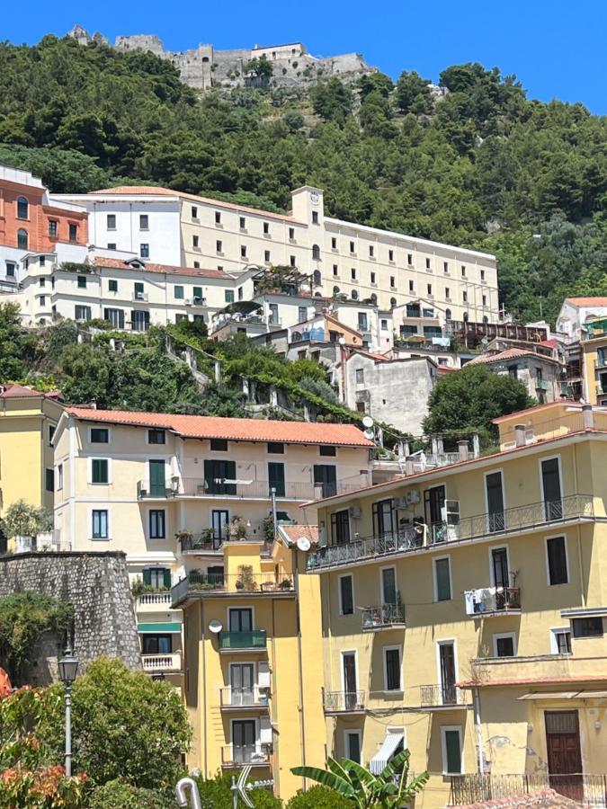Luciani 33 luxury rooms Salerno Zewnętrze zdjęcie